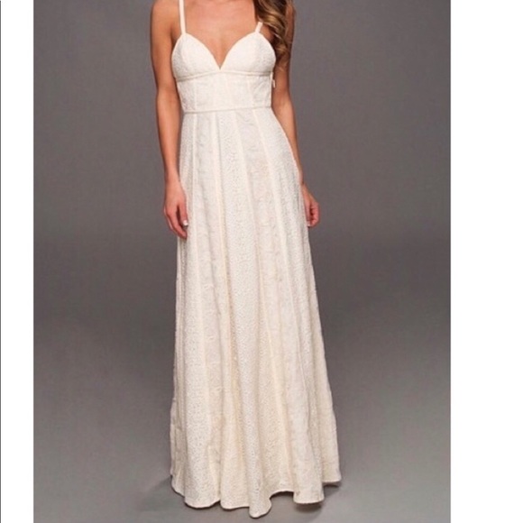 BCBGMAXAZRIA LOURIE DRESS. - Picture 4 of 8